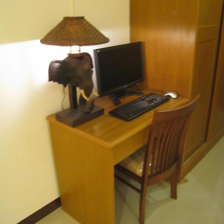 Rafael Hotel&Mansion Bangkok - SHA Extra Plus Certified Bagian luar foto
