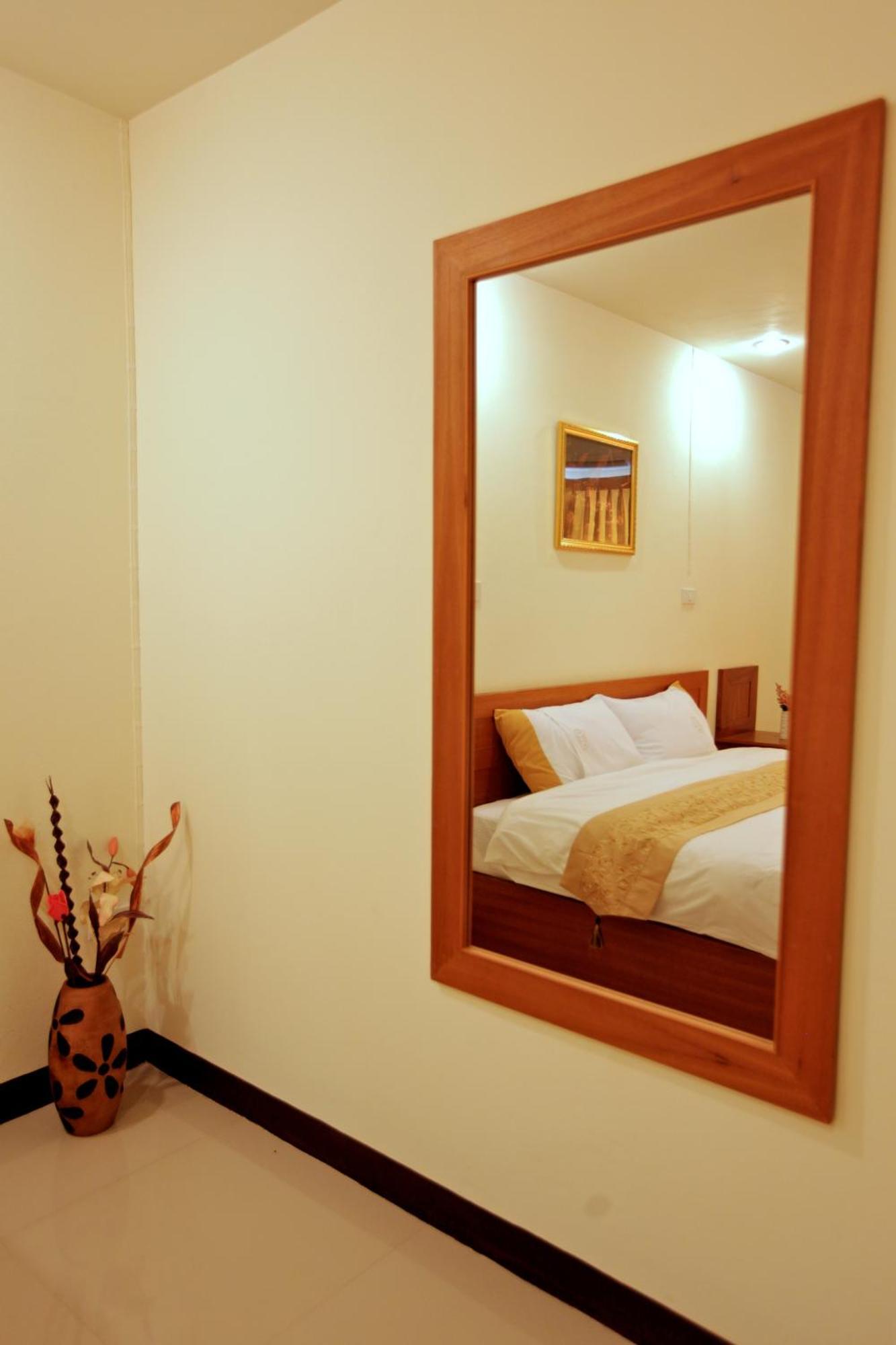 Rafael Hotel&Mansion Bangkok - SHA Extra Plus Certified Bagian luar foto