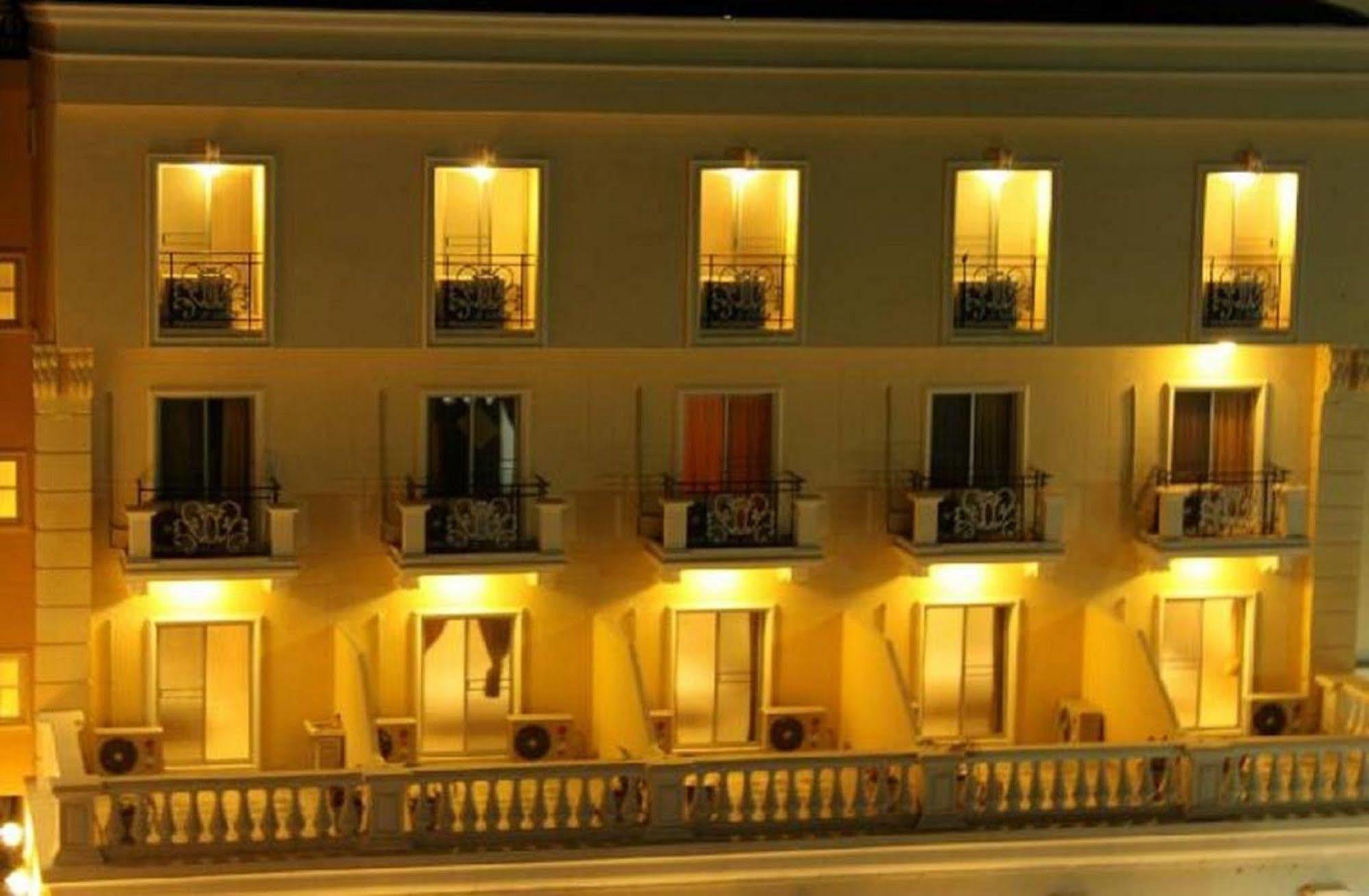 Rafael Hotel&Mansion Bangkok - SHA Extra Plus Certified Bagian luar foto
