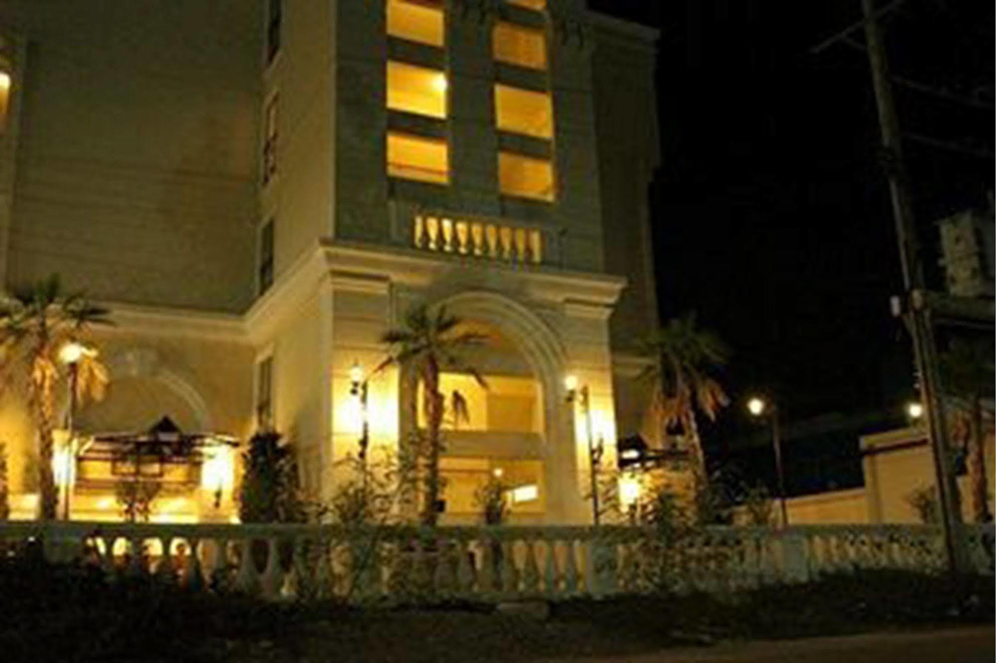 Rafael Hotel&Mansion Bangkok - SHA Extra Plus Certified Bagian luar foto